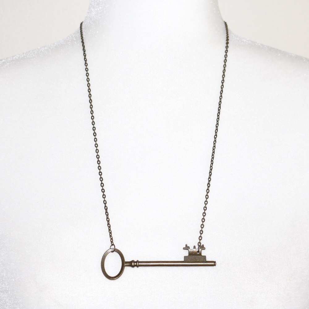 Antiqued Brass Key Pendant Necklace